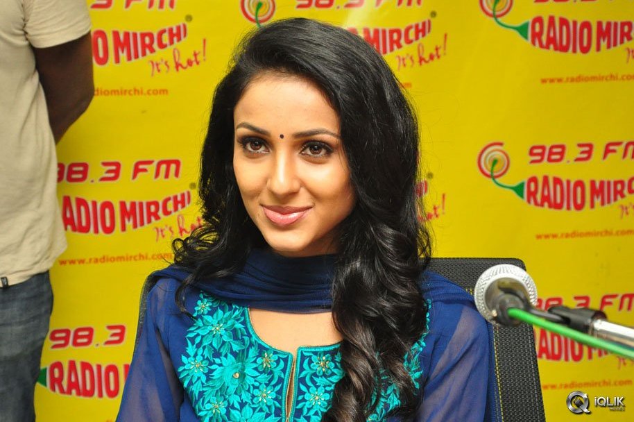 Majnu-Movie-Team-At-Radio-Mirchi